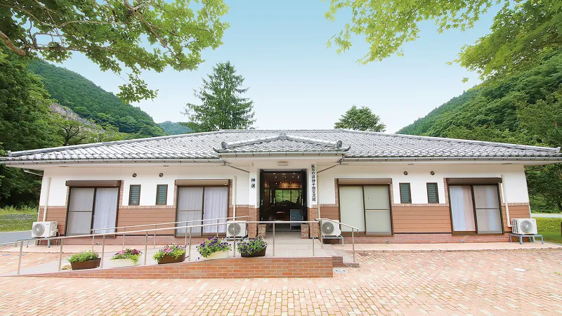 鉱石の道神子畑交流館「神選」